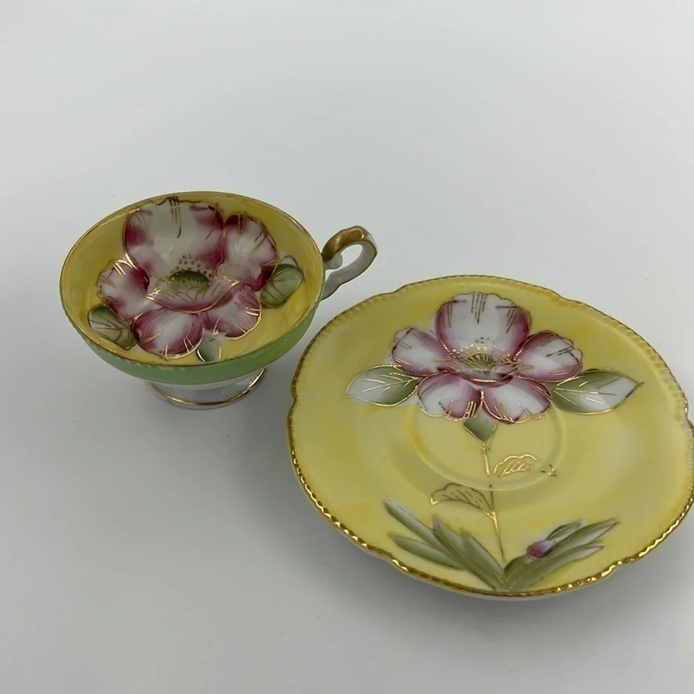 VINTAGE DAINTY LITTLE YELLOW AND PINK FLORAL TEACUP AND SAUCER